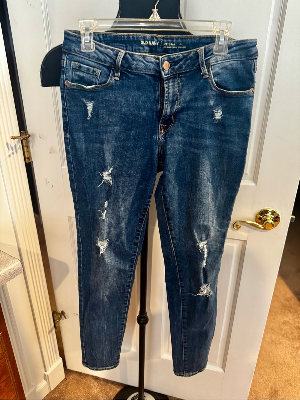 Old Navy Women's Skinny Distressed Jeans in Dark Blue